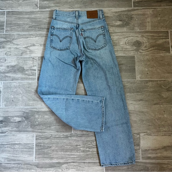 Levi’s Ribcage Straight 25 - Picture 4 of 13